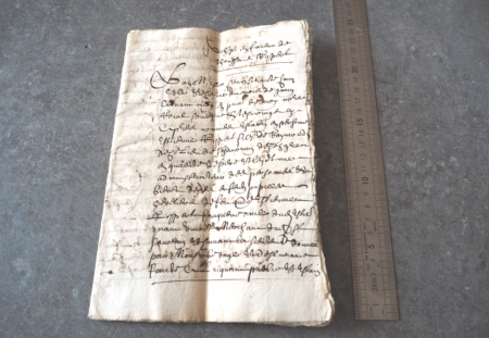 Conservation et restauration d'un manuscrit du 17ème siècle à Caen - Atelier de reliure à Caen